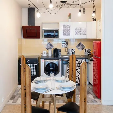 Come à La Maison Au Bd Des Pyrénées Garage Inclus